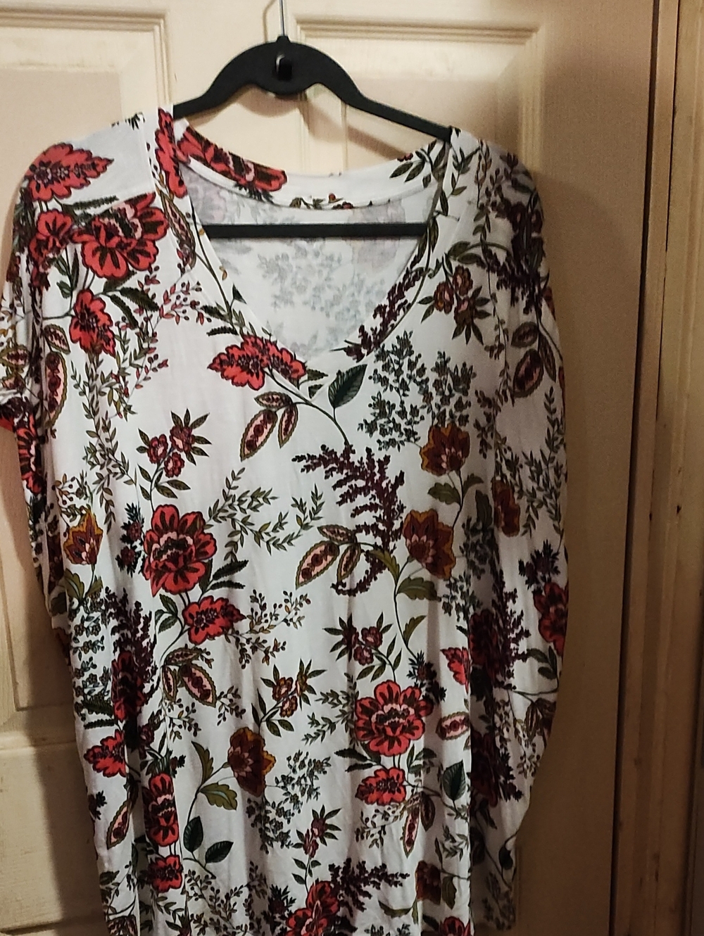 Maurices 24/7 Comfort Apparel Floral Tunic White & Blue Size 3x